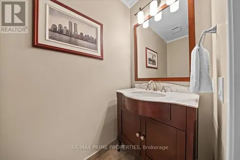 800 Fairwinds Terrace Ottawa ON K1C 2X6