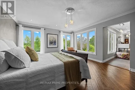 800 Fairwinds Terrace Ottawa ON K1C 2X6