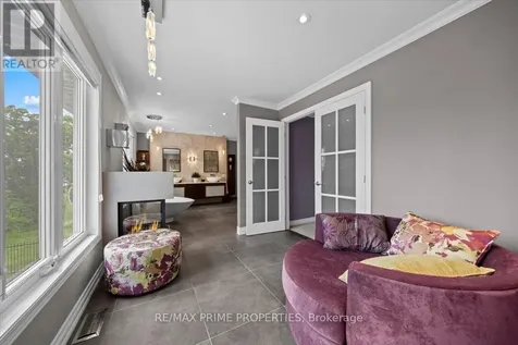 800 Fairwinds Terrace Ottawa ON K1C 2X6