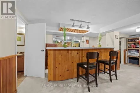 800 Fairwinds Terrace Ottawa ON K1C 2X6