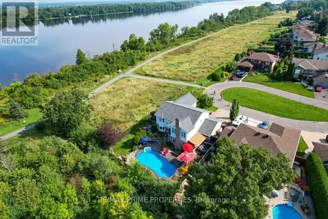 800 Fairwinds Terrace Ottawa ON K1C 2X6
