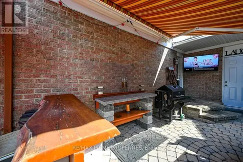800 Fairwinds Terrace Ottawa ON K1C 2X6