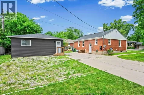 3495 Longfellow Avenue Windsor ON N9E 2L8