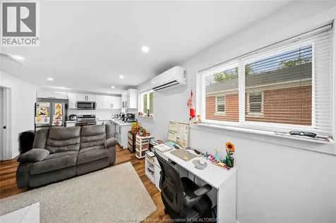 3495 Longfellow Avenue Windsor ON N9E 2L8