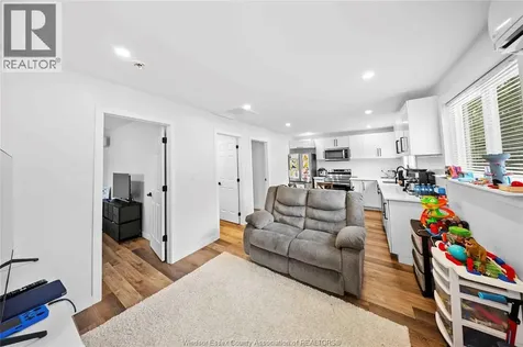 3495 Longfellow Avenue Windsor ON N9E 2L8