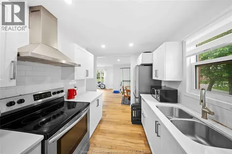 3495 Longfellow Avenue Windsor ON N9E 2L8