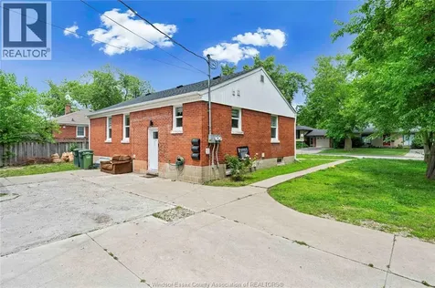 3495 Longfellow Avenue Windsor ON N9E 2L8
