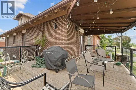 1331 Riverside Drive Windsor ON N9A 2T8