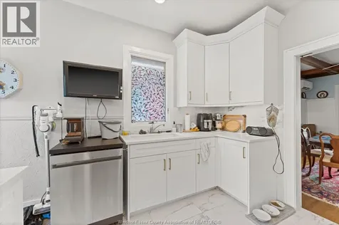 1331 Riverside Drive Windsor ON N9A 2T8