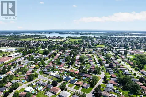 438 Beach Avenue Cornwall ON K6H 5P1