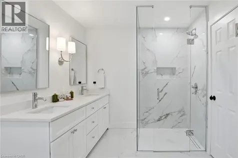 92 Jerome Park Drive Dundas ON L9H 6H3