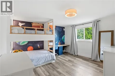 92 Jerome Park Drive Dundas ON L9H 6H3