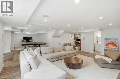 92 Jerome Park Drive Dundas ON L9H 6H3