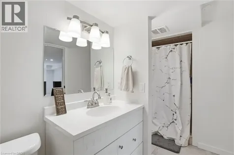 92 Jerome Park Drive Dundas ON L9H 6H3