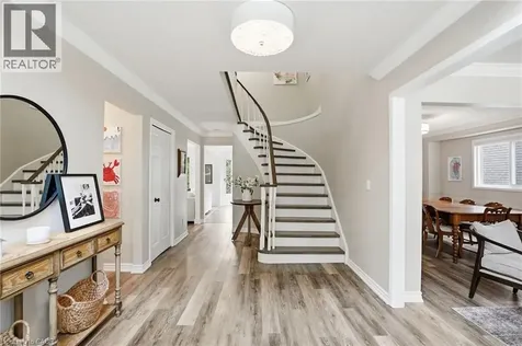 92 Jerome Park Drive Dundas ON L9H 6H3