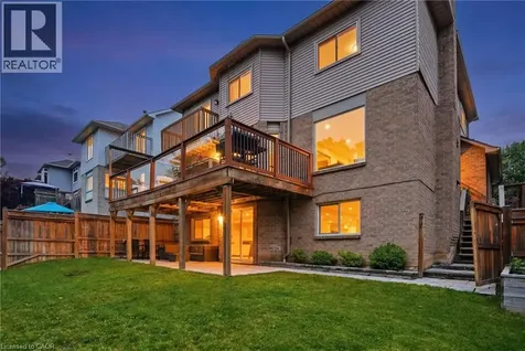 92 Jerome Park Drive Dundas ON L9H 6H3