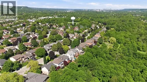 92 Jerome Park Drive Dundas ON L9H 6H3