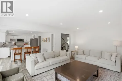 92 Jerome Park Drive Dundas ON L9H 6H3