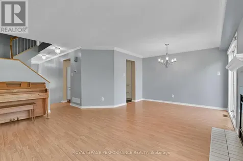 6009 Pineglade Crescent Ottawa ON K1W 1G8