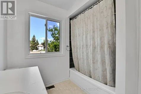 6009 Pineglade Crescent Ottawa ON K1W 1G8