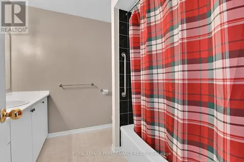 6009 Pineglade Crescent Ottawa ON K1W 1G8