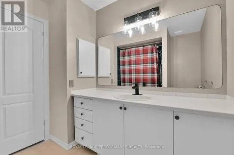 6009 Pineglade Crescent Ottawa ON K1W 1G8