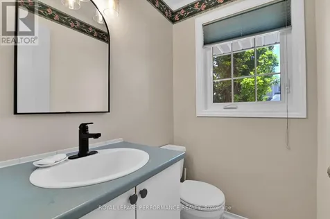 6009 Pineglade Crescent Ottawa ON K1W 1G8