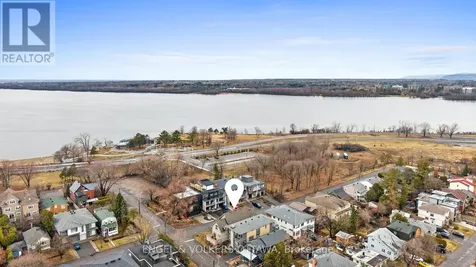 249 Atlantis Avenue Ottawa ON K2A 1X9