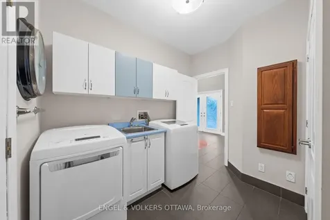 249 Atlantis Avenue Ottawa ON K2A 1X9