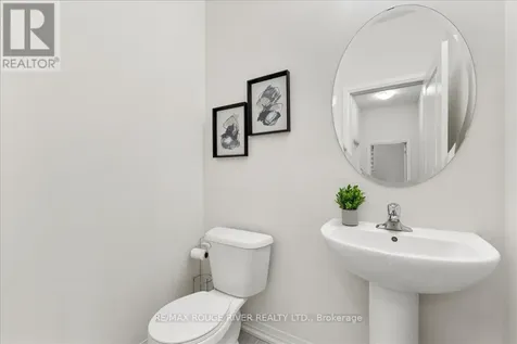 39 Armilia Place Whitby ON L1P 0P8