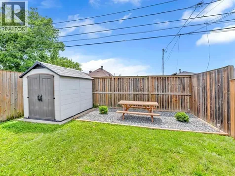 1673 Cadillac Street Windsor ON N8Y 2V6