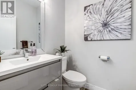 12 Grogast Court Adelaide Metcalfe ON N7G 3H8