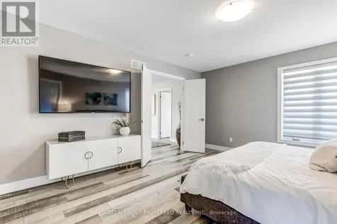 12 Grogast Court Adelaide Metcalfe ON N7G 3H8