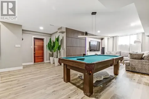 12 Grogast Court Adelaide Metcalfe ON N7G 3H8