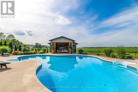12 Grogast Court Adelaide Metcalfe ON N7G 3H8