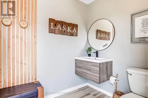 12 Grogast Court Adelaide Metcalfe ON N7G 3H8
