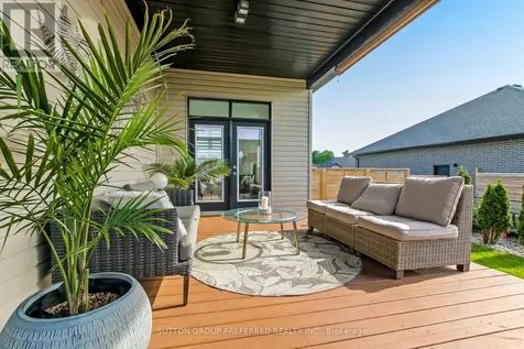 12 Grogast Court Adelaide Metcalfe ON N7G 3H8