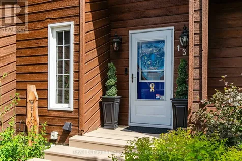 13 Hallen Drive Penetanguishene ON L9M 1G2