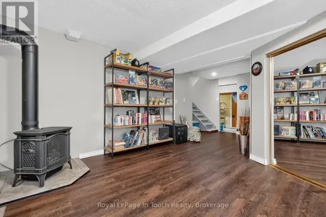 13 Hallen Drive Penetanguishene ON L9M 1G2