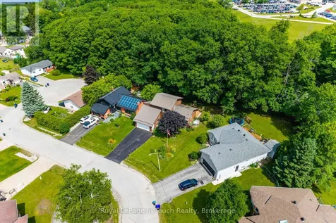 13 Hallen Drive Penetanguishene ON L9M 1G2