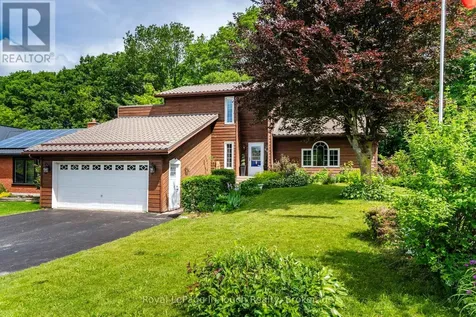 13 Hallen Drive Penetanguishene ON L9M 1G2