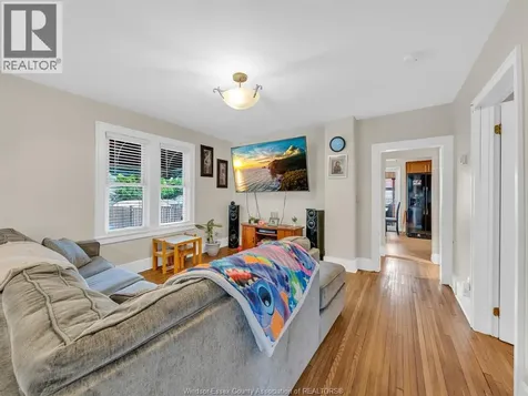636 Stanley Windsor ON N8X 3B2