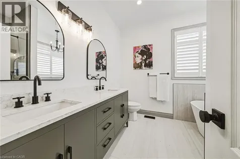 32 Kopperfield Lane Mount Hope ON L0R 1W0
