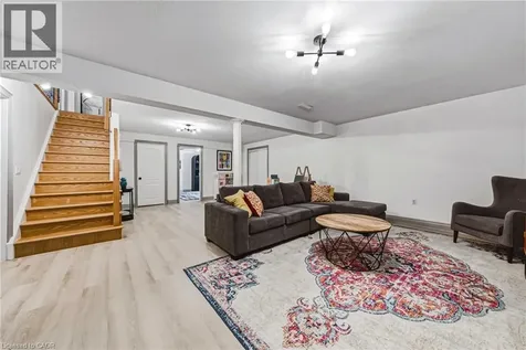 32 Kopperfield Lane Mount Hope ON L0R 1W0