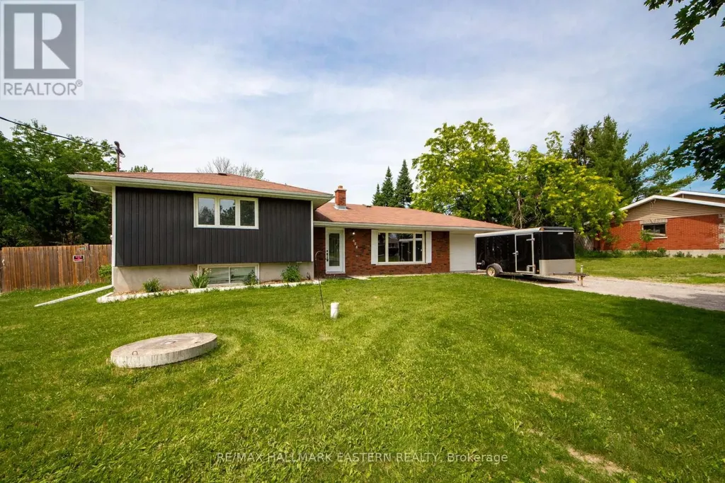 658 Cedarvale Crescent Selwyn ON K0L 1T0