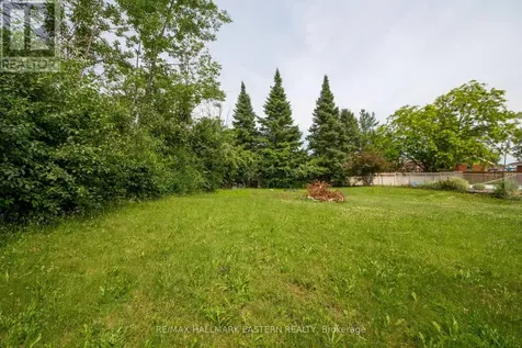 658 Cedarvale Crescent Selwyn ON K0L 1T0