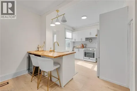 6 Ben Lomond Place Hamilton ON L8V 2S7