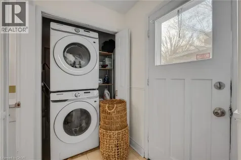 6 Ben Lomond Place Hamilton ON L8V 2S7