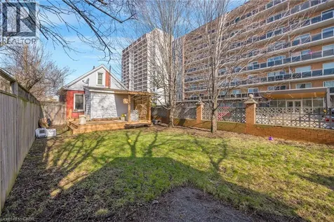 6 Ben Lomond Place Hamilton ON L8V 2S7