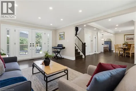 365 Cosburn Crescent Burlington ON L7L 2W5